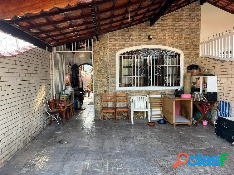 Casa para venda possui 79 metros quadrados com 2 quartos em