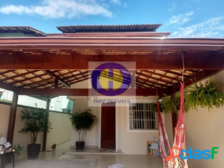 Linda casa na Avenida Central em Itaipu