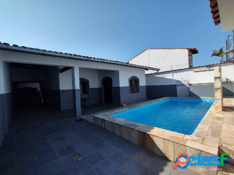 ÓTIMA CASA 4 DORMITÓRIOS COM PISCINA E CHURRASQUEIRA -400