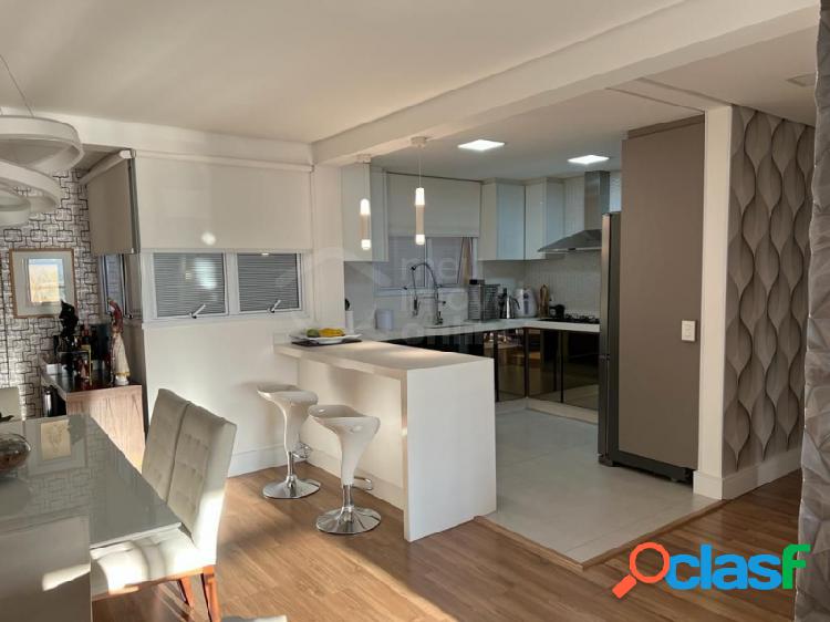 Apartamento com 117,5 m² com 3 dormiórios e 3 vagas. Vila