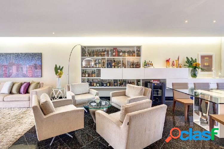 Apartamento com 3 quartos, 248m², à venda