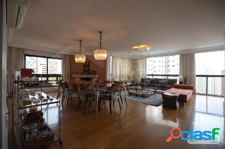Apartamento com 3 quartos, 250m², à venda