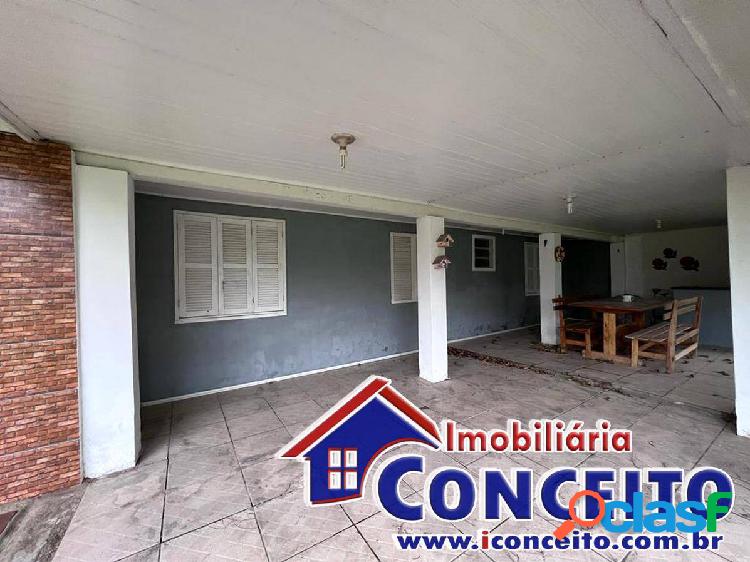 C584 - Ótima residência com 3 dormitórios no balneário