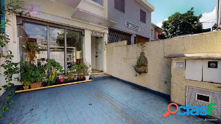 Casa com 3 quartos, 173m², à venda
