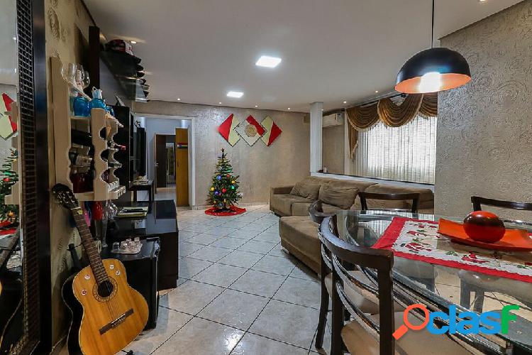 Casa com 4 quartos, 300m², à venda