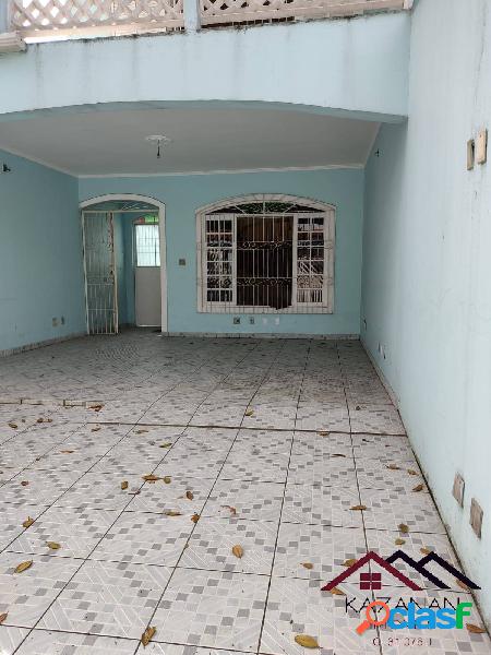 Casa com 3 dormitórios 2 vagas de garagem Jardim Casqueiro