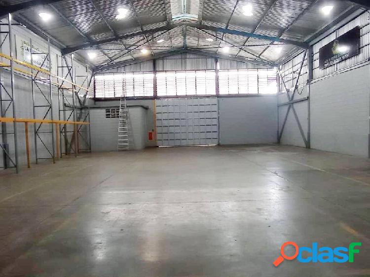 GALPON COMERCIAL EN CONDOMINIO PRIVADO