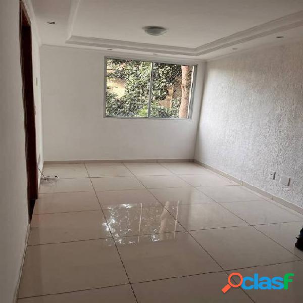 Apartamento com 2 dormitórios para alugar, 48 m² por R$