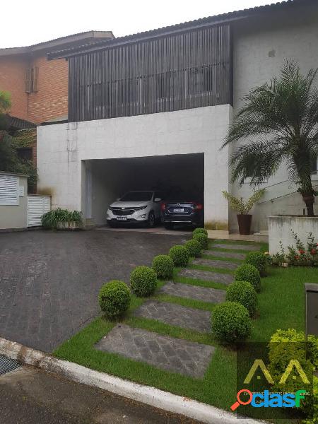 CASA PARA LOCAÇÃO EM ALPHAVILLE - TOTALMENTE REFORMADA -