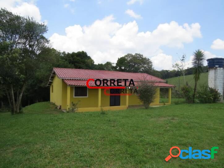 AMPLA CHÁCARA COM 1000m² NO LAGEADO.
