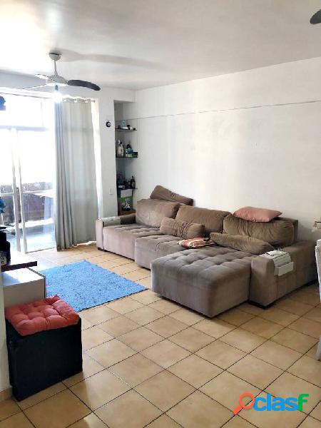 AMPLO APARTAMENTO, ANDAR ALTO, COM VISTA AO MAR!