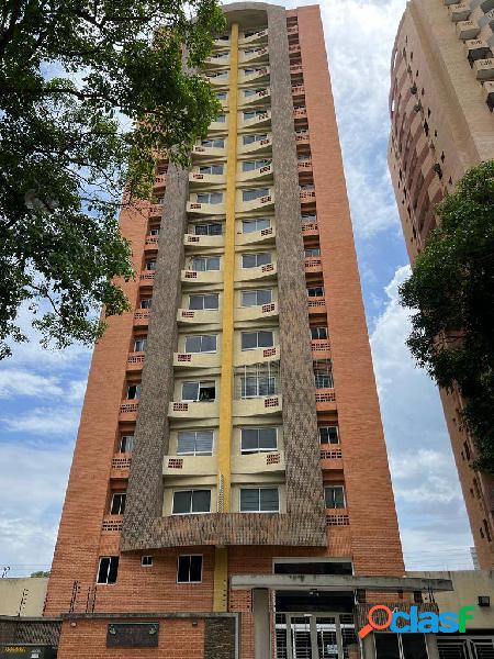 APARTAMENTO EN VENTA EN LAS CHIMENEAS CON POZO DE AGUA,