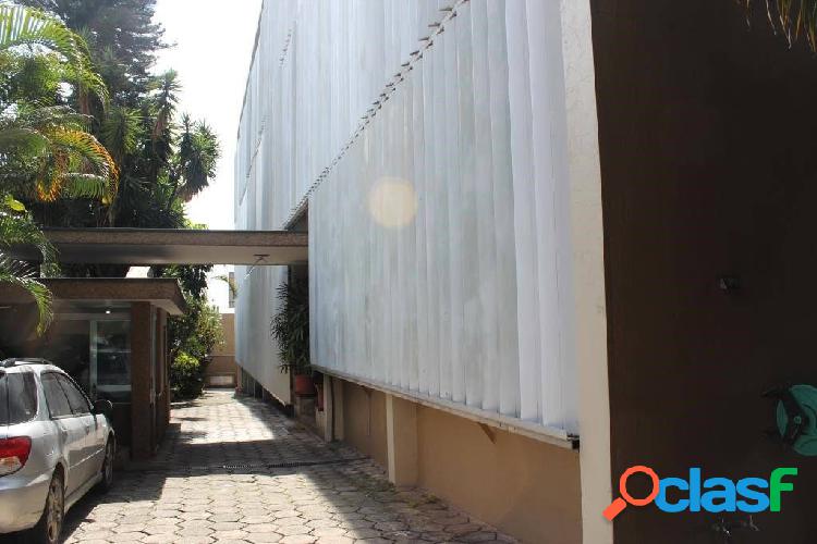 Aluga-se / Vende-se Edifício Industrial 8.813M²