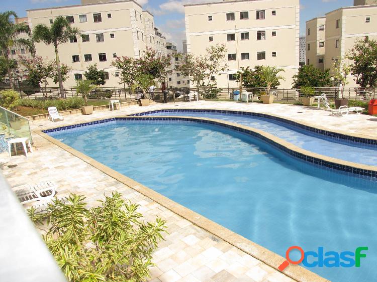 Alugo Apartamento 2 quartos com armário - Cond. Resort