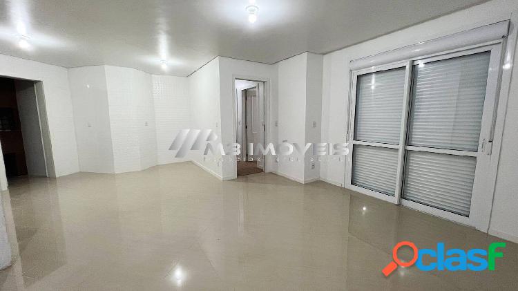 Amplo apartamento de 03 dormitórios no Floresta