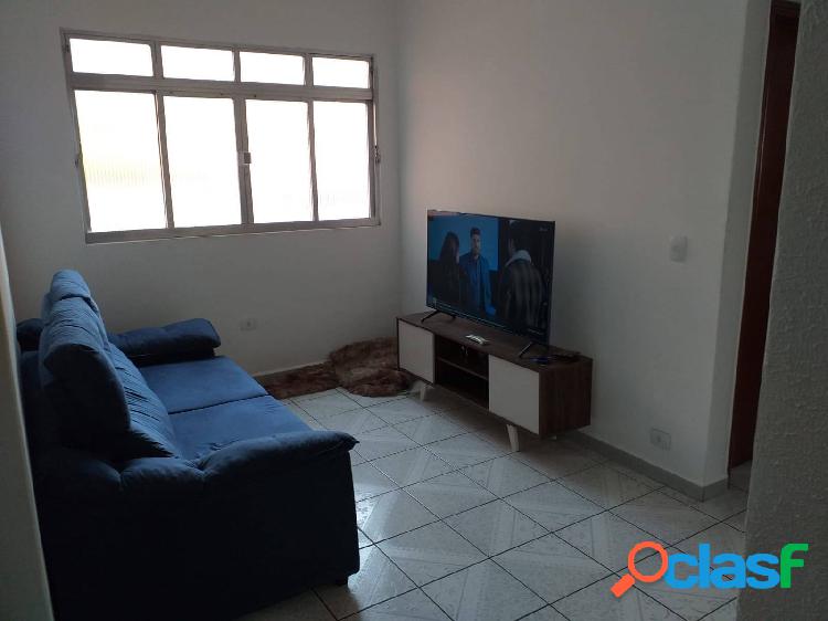 Apartamento 2 dormitórios no Saboó em Santos.