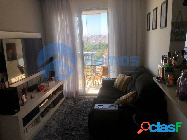Apartamento Top com 2 dormitórios, sacada. Cond. Europa