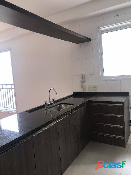 Apartamento com 1 dormitório para alugar, 45 m² por R$