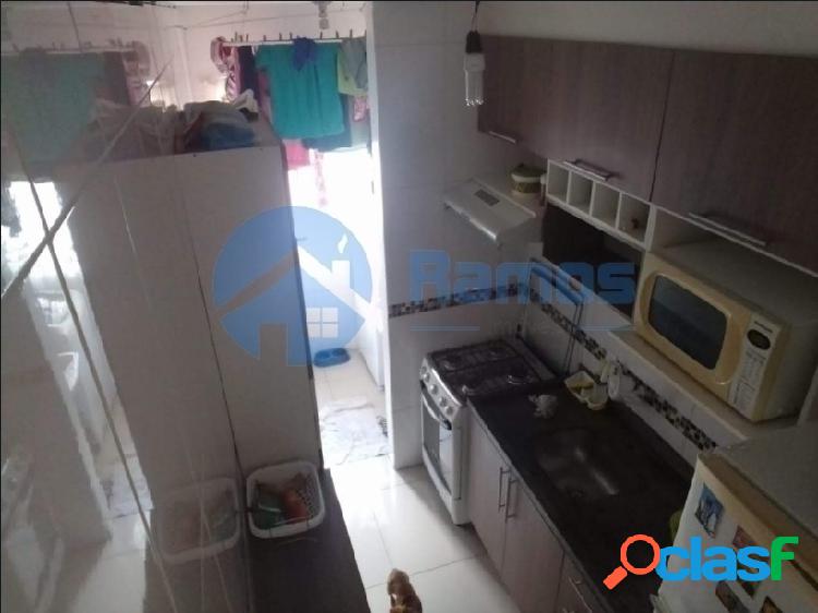 Apartamento com 2 dormitórios, Cond. Castelo Branco -