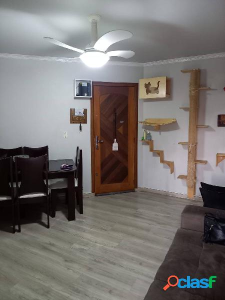 Apartamento com 2 dormitórios à venda, 62 m² por R$