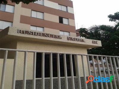 Apartamento com 3 dormitórios à venda, 60 m² por R$