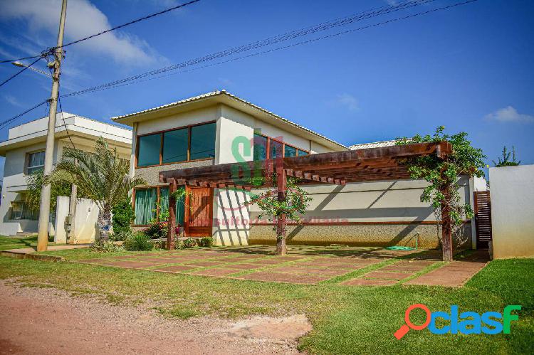 CASA ALTO PADRÃO EM CONDOMÍNIO FECHADO EM CHAPÉU DO SOL -