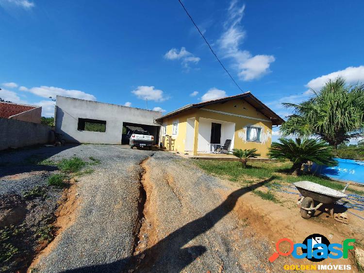 CASA COM 4 QUARTOS NO BAIRRO AREÃO EM CANELINHA/SC