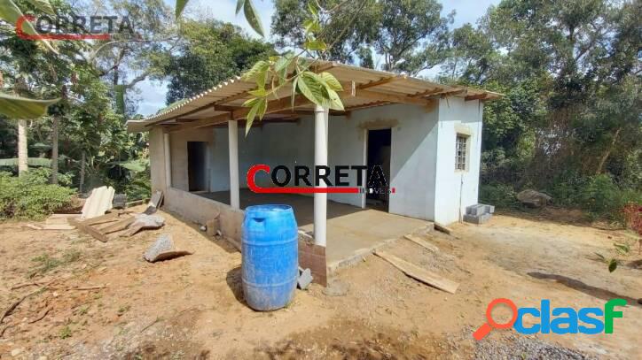 CHÁCARA COM ÁREA TOTAL DE 1600m²