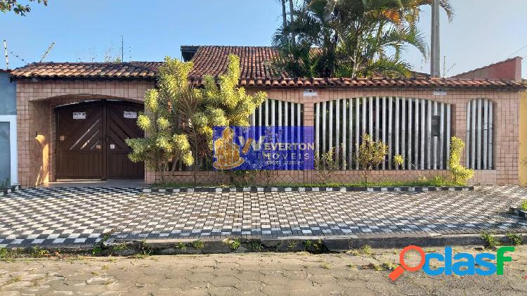 Casa 3 suítes com piscina R$490.000,00 em Mongaguá na