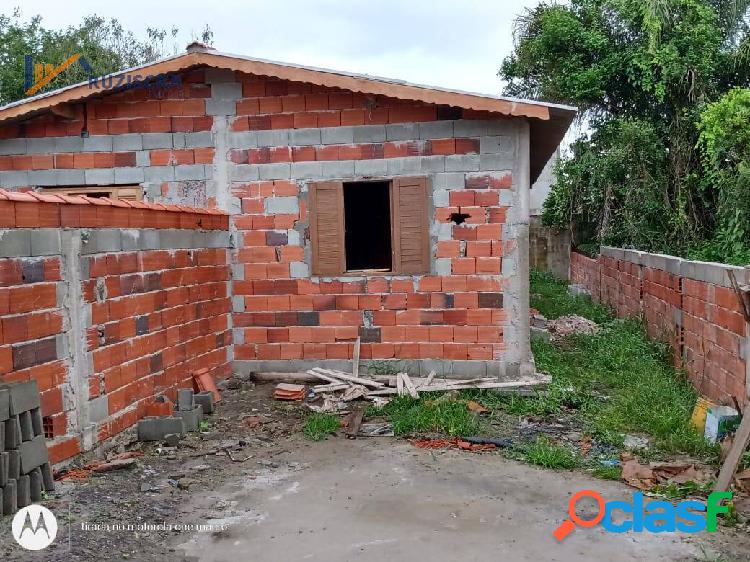 Casa a venda em Itanhaem - Necessita de acabamento - Lado