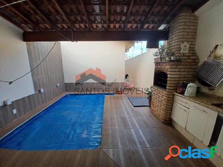 Casa com 2 dormitórios sendo um suíte e piscina aquecida -