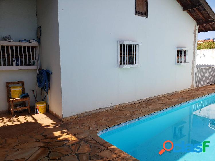 Casa no Itamaraty com 3 dormitórios com piscina