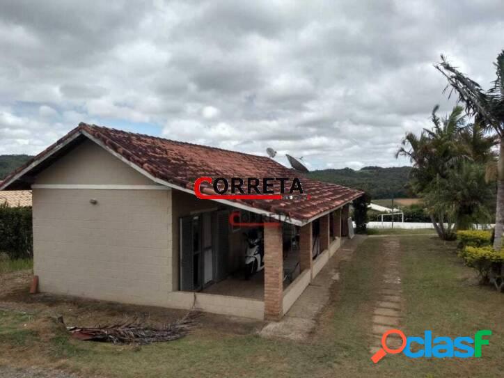 Chácara de 1490m² em condomínio no Campo Verde.