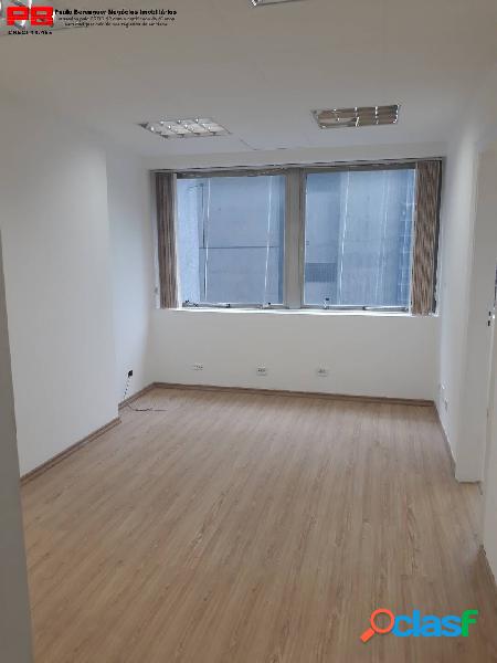 Conjunto comercial na Av. Paulista próximo ao metrô