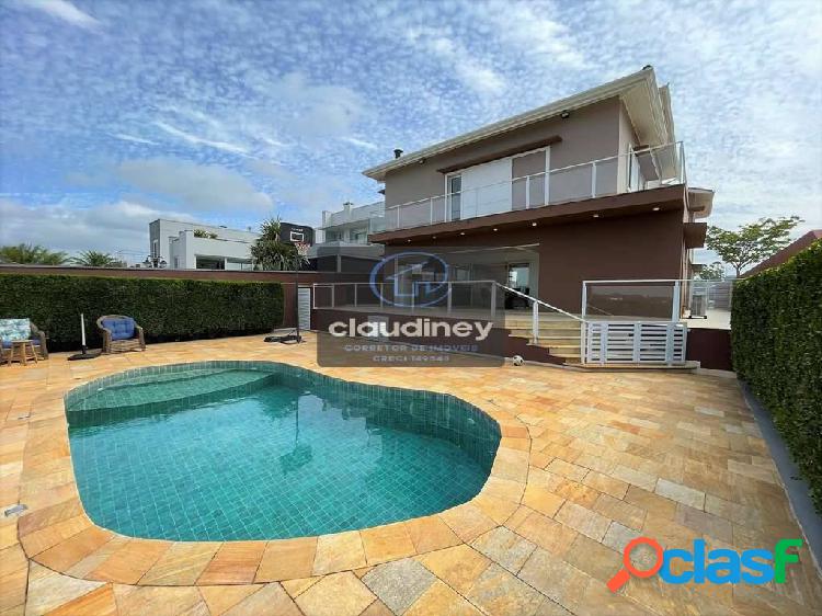 Excelente casa com 4 dormitórios à venda em condomínio