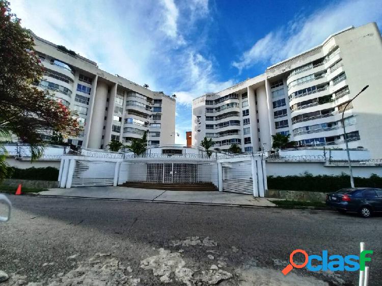 SE VENDE EXCLUSIVO Y AMPLIO APARTAMENTO CON POZO Y PLANTA