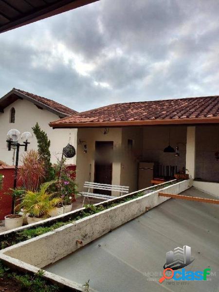 Sobrado à venda na Vila São Geraldo, em Taubaté
