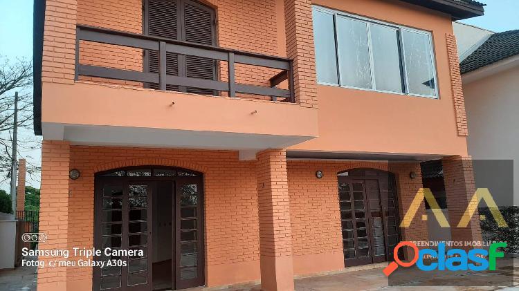 ÓTIMA CASA, 3 SUÍTES, BOA ÁREA EXTERNA