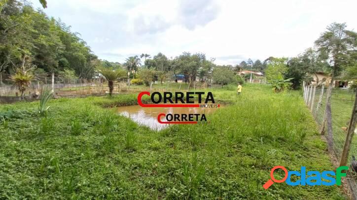 VENDO TERRENO PLANO DE 1000M² COM LAGO E NASCENTE EM