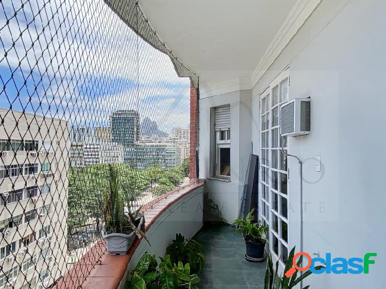 Apartamento Reformado com varanda à venda em Ipanema
