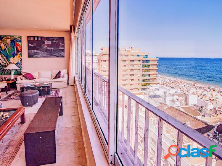 Apartamento amplo com linda vista para o mar à venda em