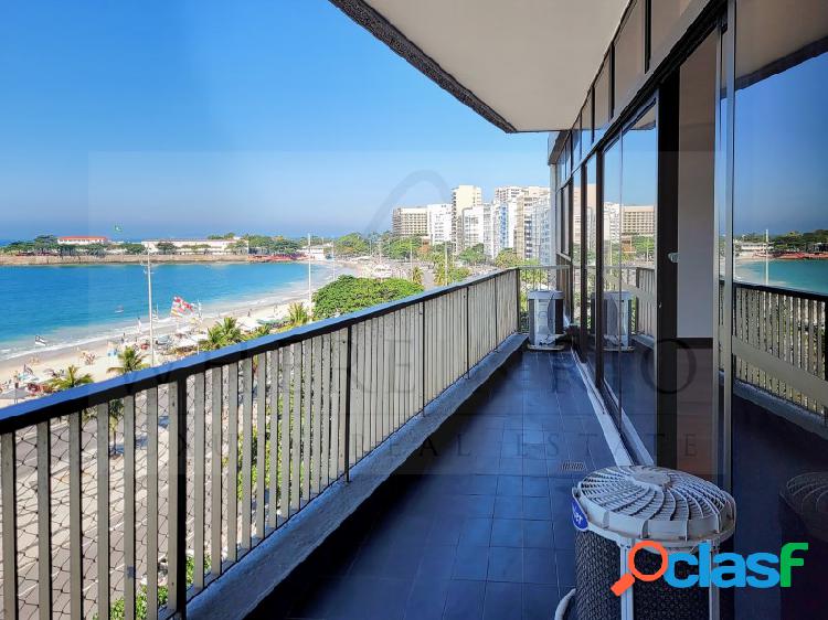 Apartamento com varanda e vista mar na Avenida Atlântica -