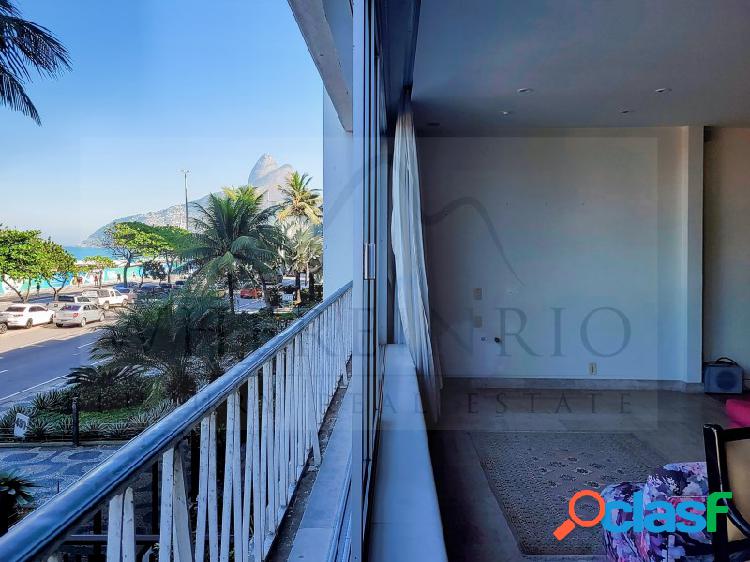 Apartamento de 415m2 frente ao mar à venda em Ipanema