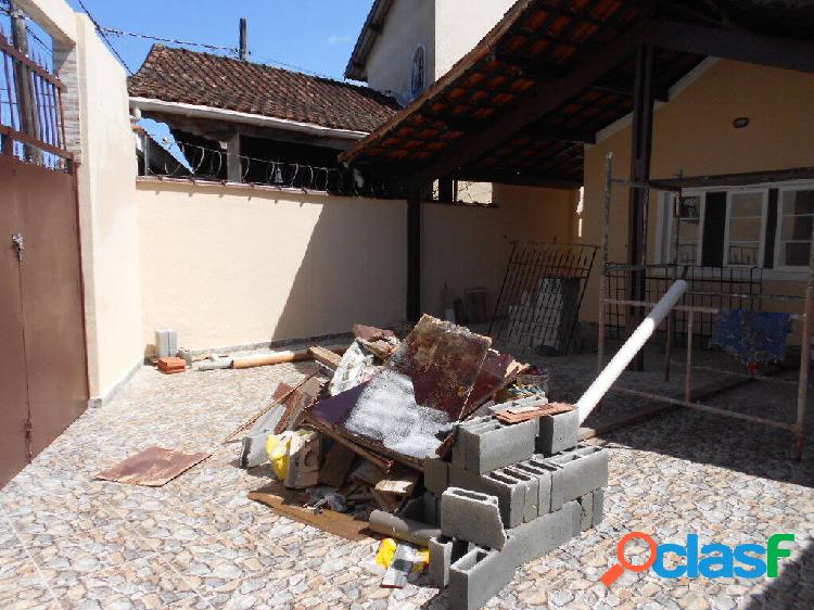 Casa para venda com 74 metros quadrados com 2 quartos em
