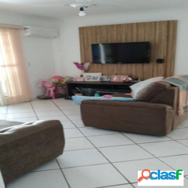 Confira! Excelente sobrado para você e sua família na