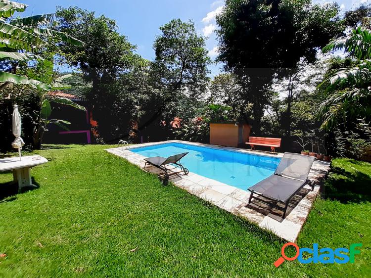Linda casa com piscina para venda em Laranjeiras - Rio de