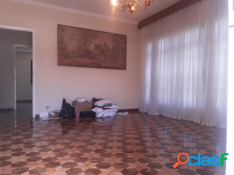 Sobrado à venda, 339 m², 6 quartos, 6 banheiros, 2 suítes