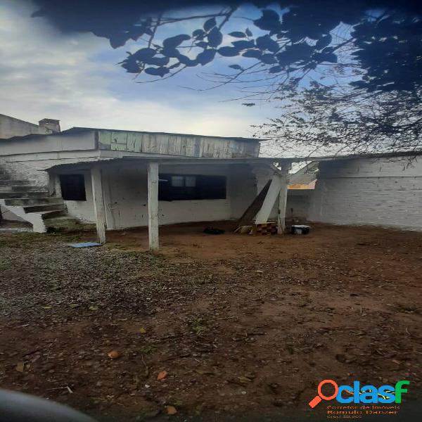 Casa à venda com trilha para a praia do MOÇAMBIQUE,