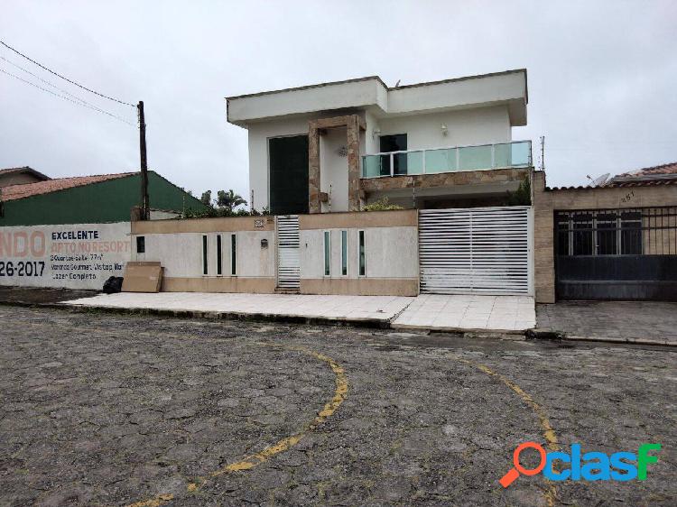 VENDE-SE CASA ALTO PADRÃO COM VISTA PARA O MAR, CENTRO DE