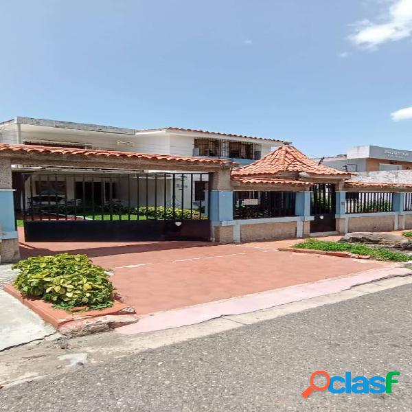 CASA EN LA VIÑA, Comercial-Residencial.